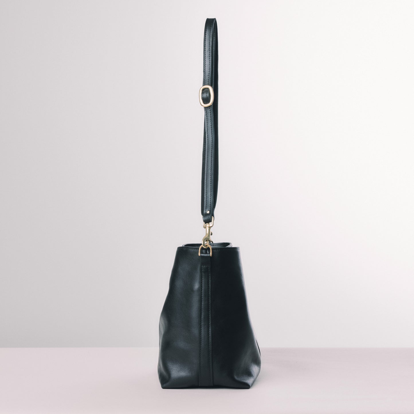 Billie Bucket - Reign