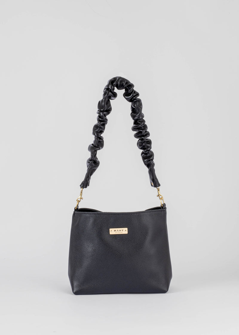Mahy bucket bag black 1